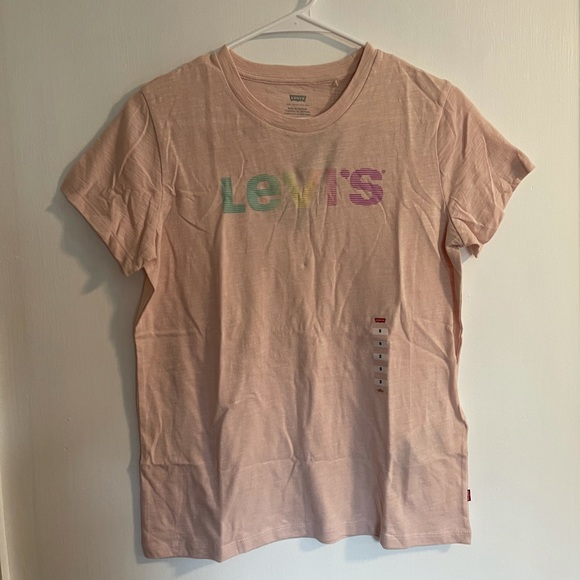 Levi’s Pink Tee - Picture 4 of 4